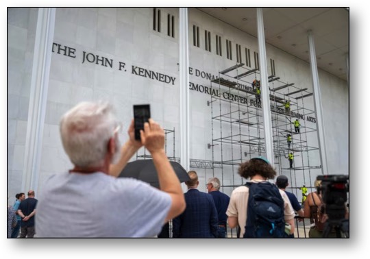 Workers removing the Fascist Pig
